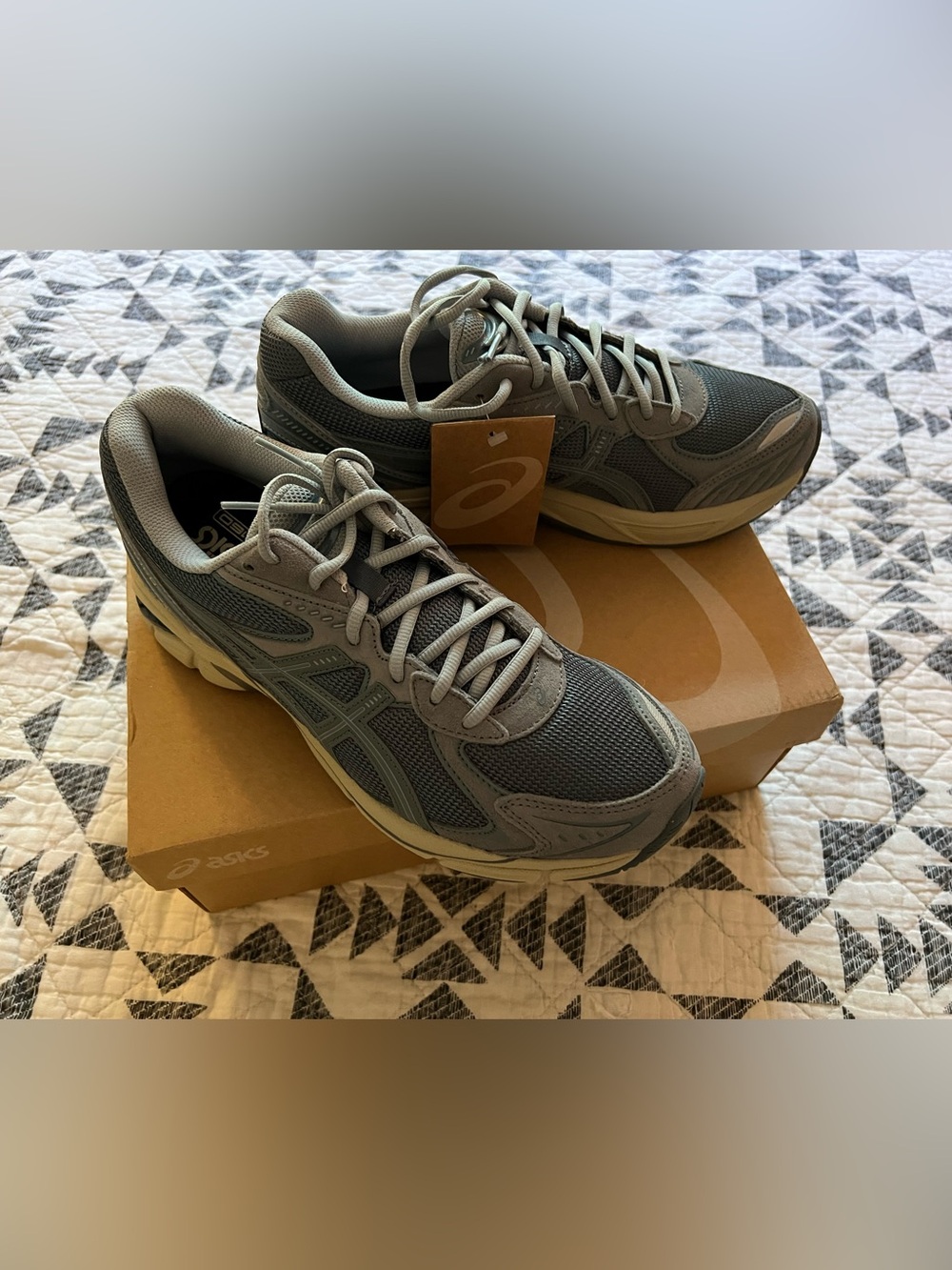 ASICS GT-2160 lifestyle Sneakers, women’s 10.5 men’s 9, new in box - Picture 4 of 6